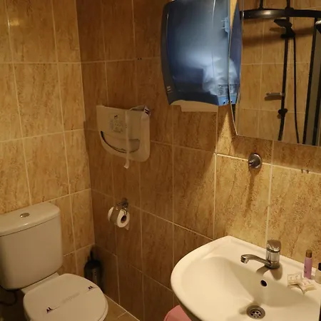 بيت ضيافة Born أوروغوبْ