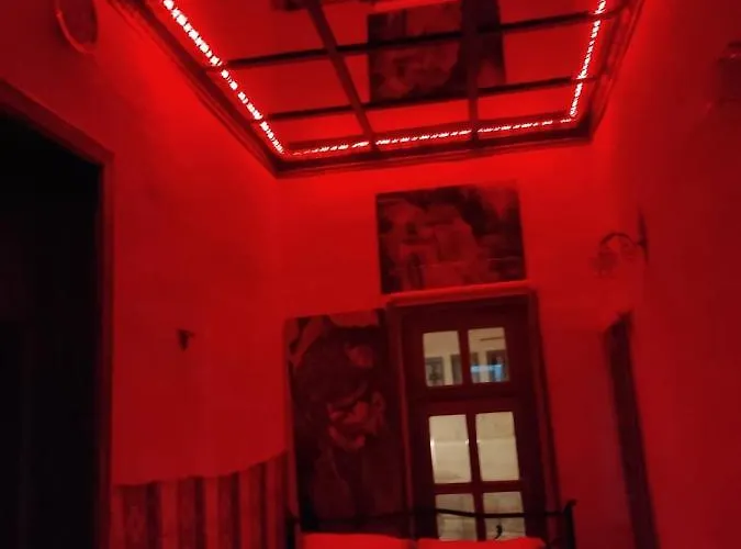 Born בית הארחה אורגופ