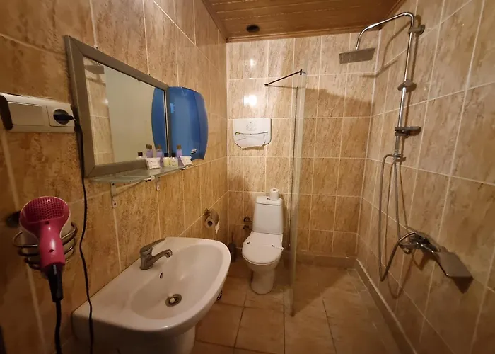 Born בית הארחה אורגופ