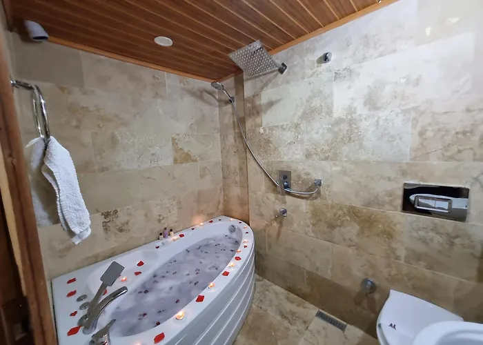 Born בית הארחה אורגופ