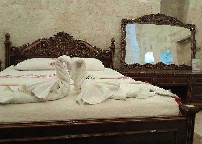 Born בית הארחה אורגופ